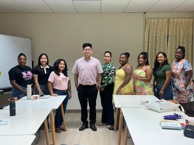 Meeting with the CEO!圖片